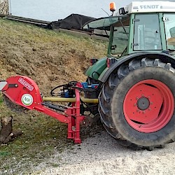 Wurzelstockfräse im Einsatz