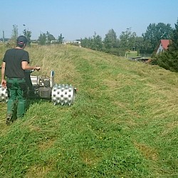 Balkenmäher mit Noppenradantrieb